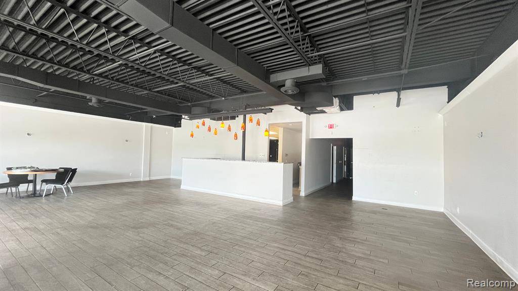 Farmington Hills, MI 48334,29402 ORCHARD LAKE Road
