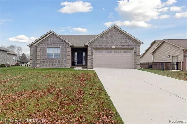 15426 ORCHARD MEADOWS Drive, Monroe, MI 48161