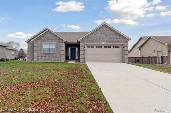 15426 ORCHARD MEADOWS Drive, Monroe, MI 48161