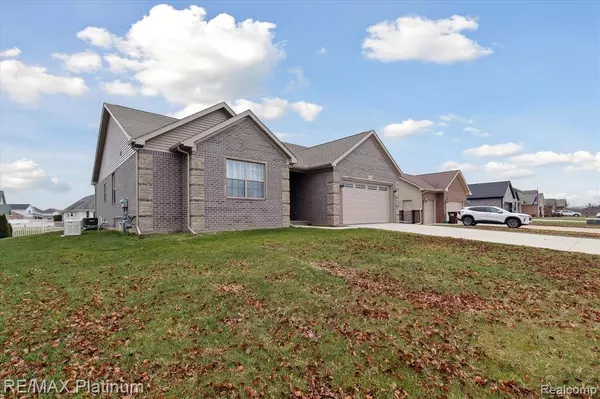 Monroe, MI 48161,15426 ORCHARD MEADOWS Drive