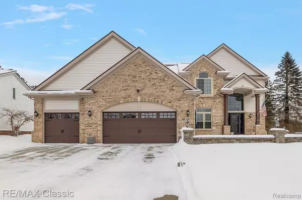 Wixom, MI 48393,736 PHEASANT RUN WEST Drive