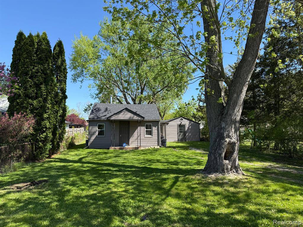 Grand Blanc Twp, MI 48507,1095 HARDING Drive