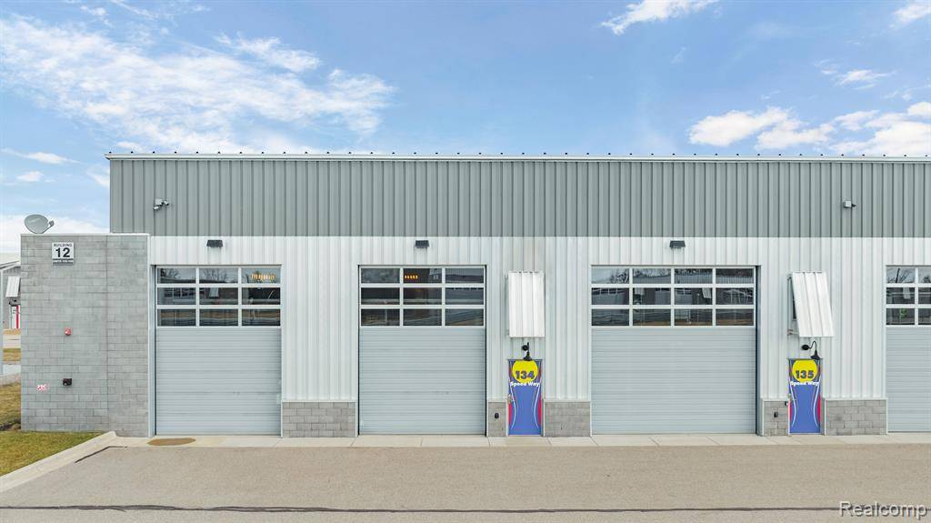 134 W SPEED Way,  Pontiac,  MI 48341