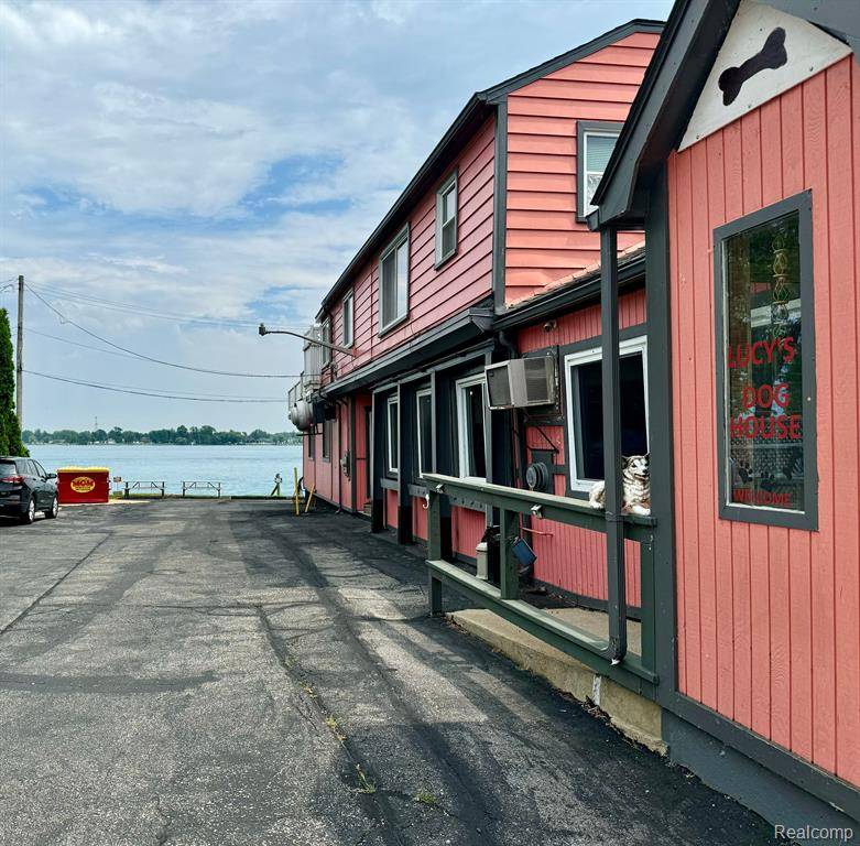 Marine City, MI 48039,147 S Water Street