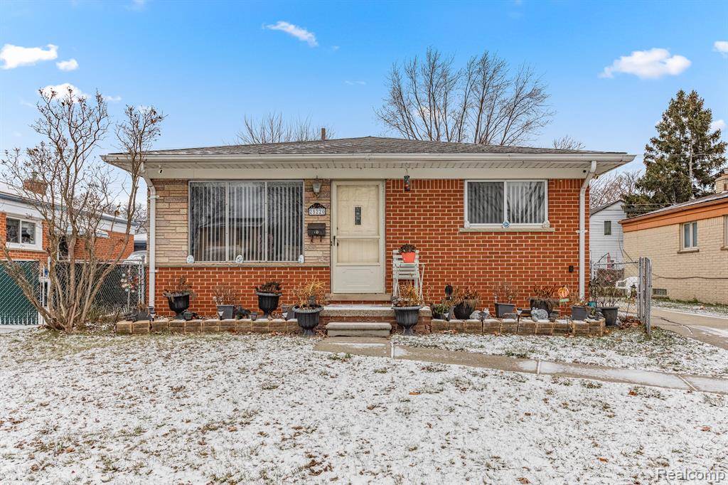 25220 HASS Street, Dearborn Heights, MI 48127