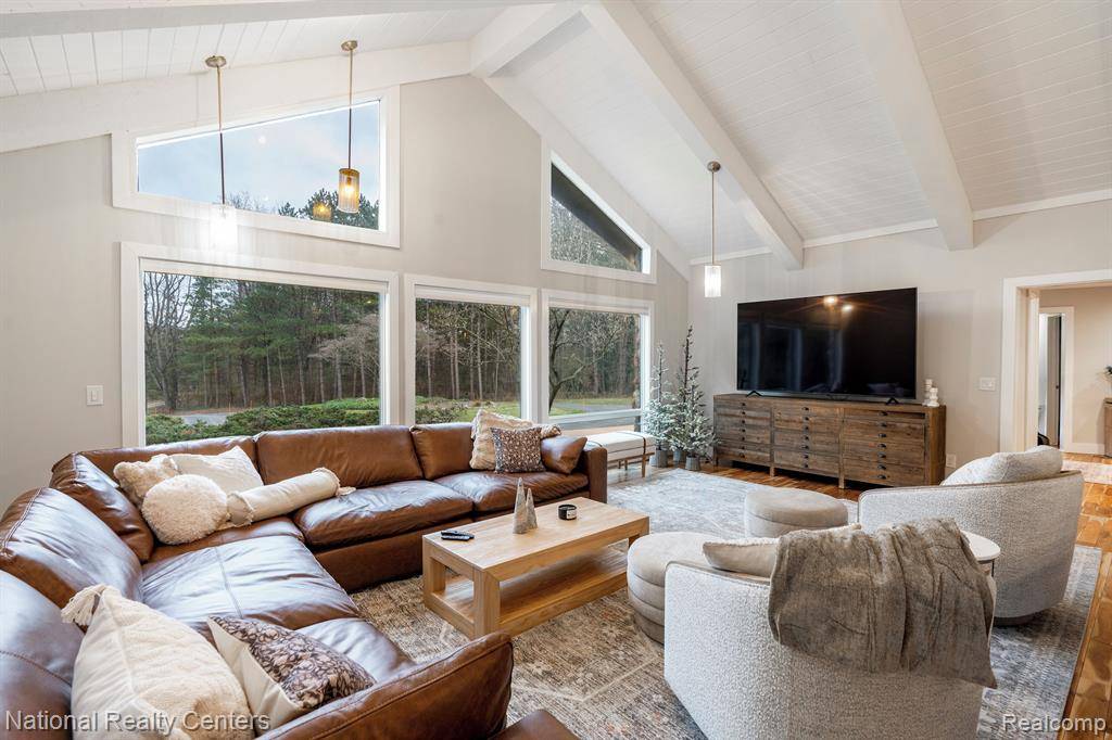 Milford Twp, MI 48380,400 TROTTER Trail