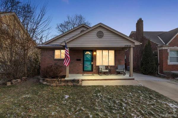 27804 GLENWOOD Street, St. Clair Shores, MI 48081