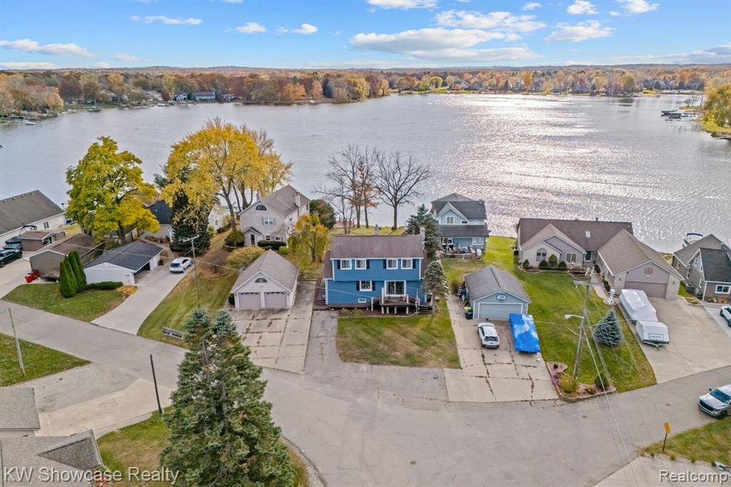 3361 HIGHLAND BLVD, Highland Twp, MI 48356