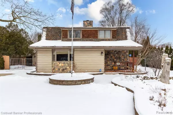 2820 BUCKNER Road, Lake Orion, MI 48362