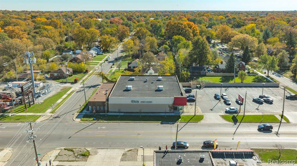 Detroit, MI 48224,17658 E WARREN Avenue
