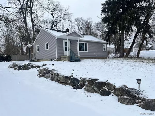 3415 CLINTONVILLE Road, Waterford, MI 48329