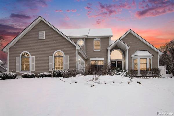 16073 SILVERWOOD Drive, Fenton, MI 48430