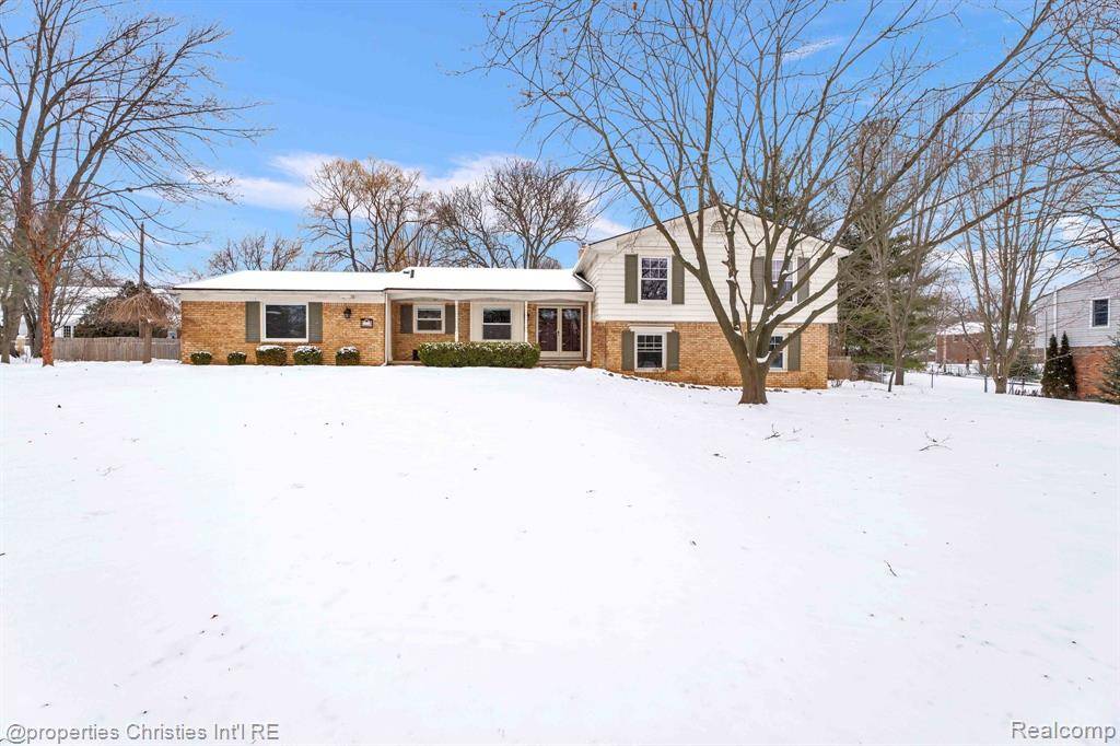 2856 TIMBERWYCK TRAIL Drive, Troy, MI 48098