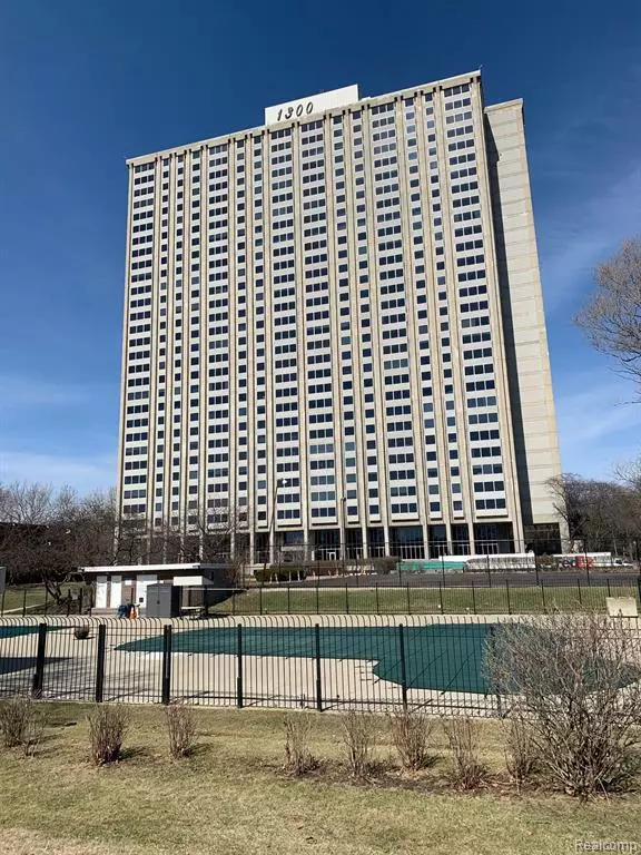 Detroit, MI 48207,1300 E LAFAYETTE Street 805