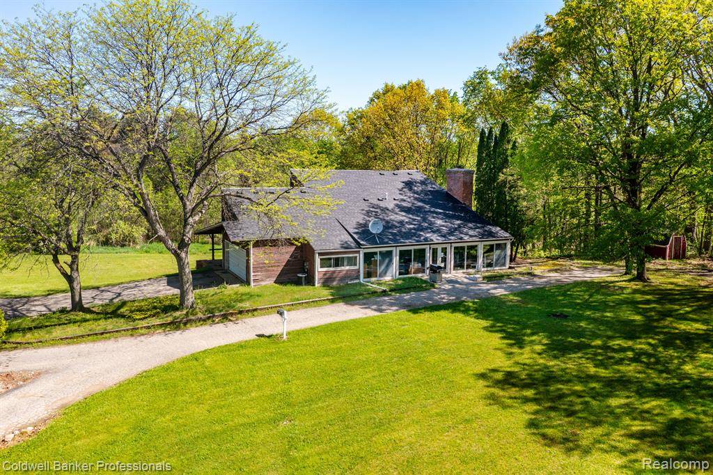8899 DWYER Road, Hartland Twp, MI 48855