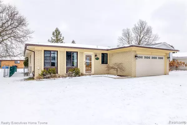 38648 PINEBROOK Drive, Sterling Heights, MI 48310