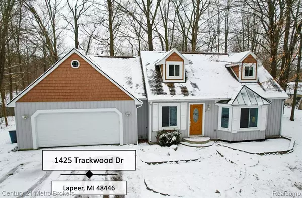 1425 TRACKWOOD Drive, Lapeer, MI 48446