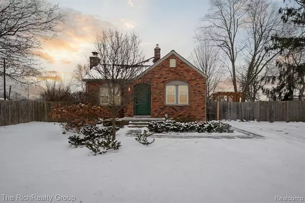 22496 SPRINGBROOK Avenue, Farmington Hills, MI 48336