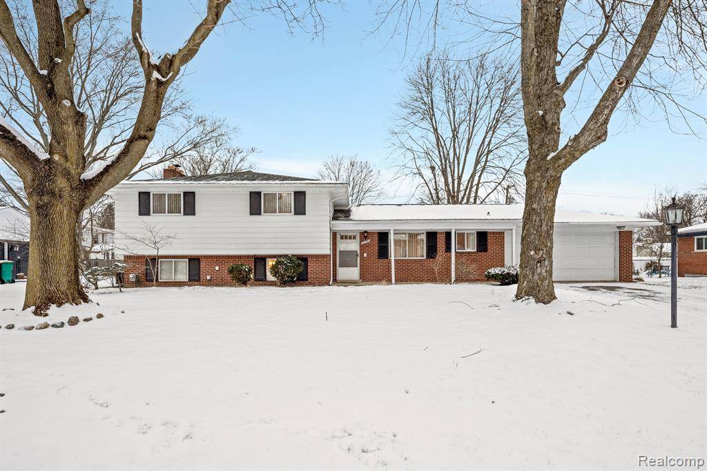 32540 W Wayburn Street, Farmington Hills, MI 48334