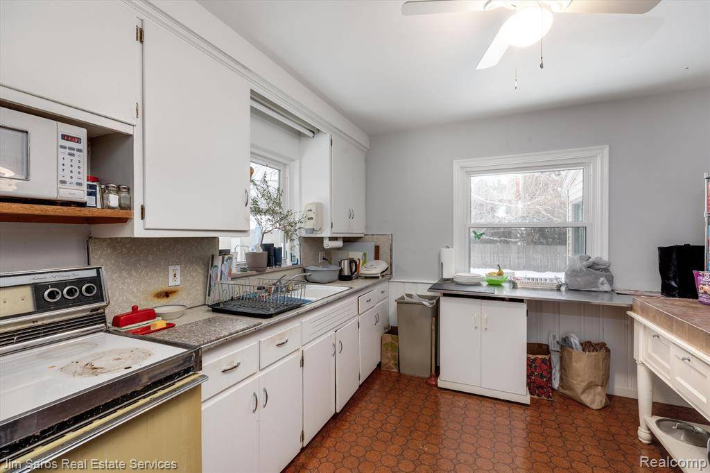 Detroit, MI 48215,360 ALTER Road