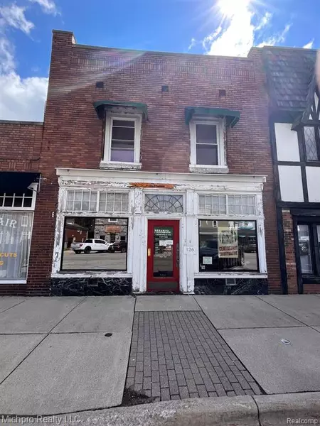 126 N ALMONT Avenue, Imlay City, MI 48444