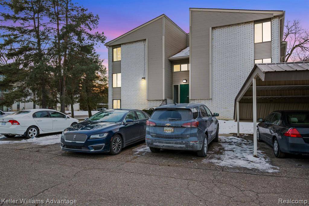 31993 W 12 MILE Road 313,  Farmington Hills,  MI 48334