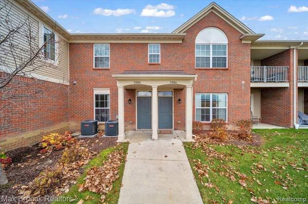 51888 E POINTE Lane 71, Chesterfield Twp, MI 48051