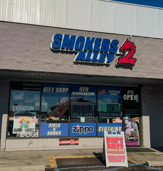 20745 E 13 MILE Road, Roseville, MI 48066