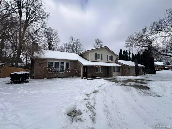 1154 KENNEBEC Road,  Grand Blanc Twp,  MI 48439