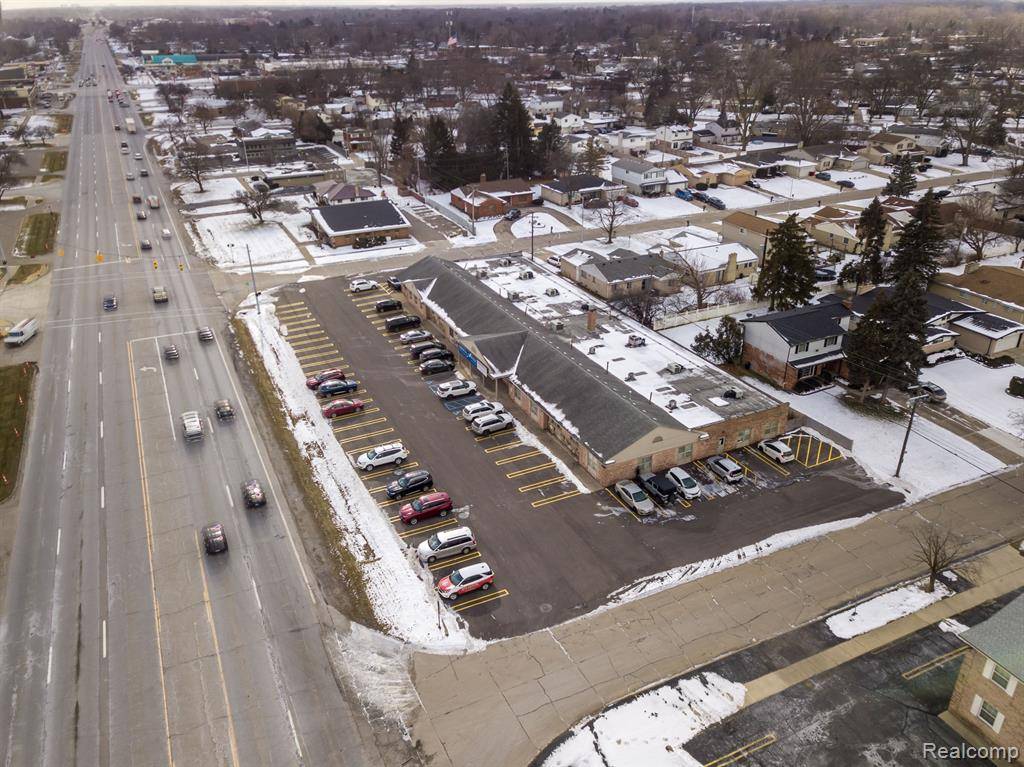 Southfield, MI 48075,25511 SOUTHFIELD Road 127
