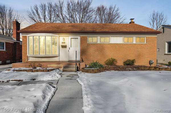 22821 ENGLEHARDT Street, St. Clair Shores, MI 48080