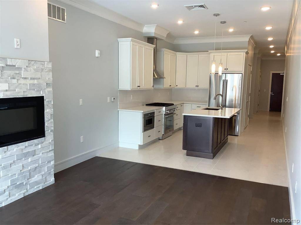 856 N. Old Woodward Unit 300 Avenue 300, Birmingham, MI 48009