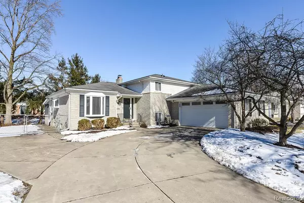 34664 Wood Street,  Livonia,  MI 48154