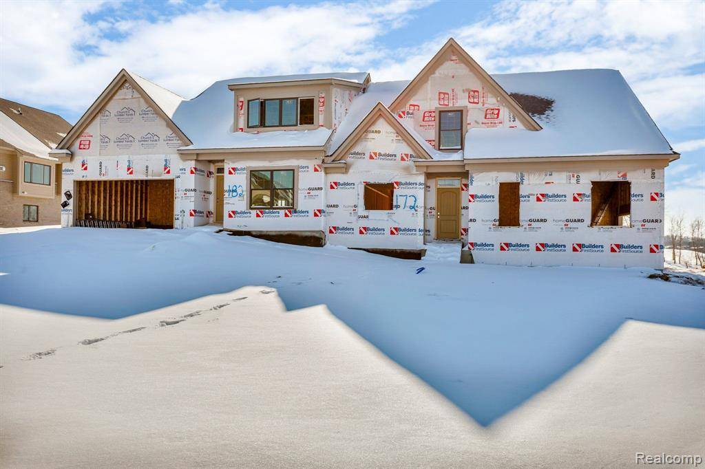 182 E Market Street 53, Oxford Twp, MI 48371