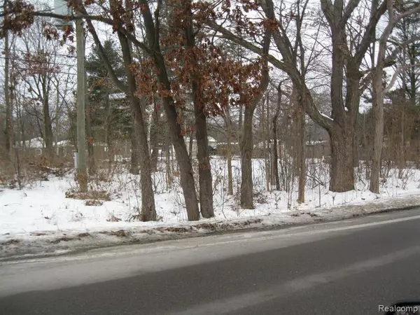 0000 Oakguard Corner, White Lake Twp, MI 48383