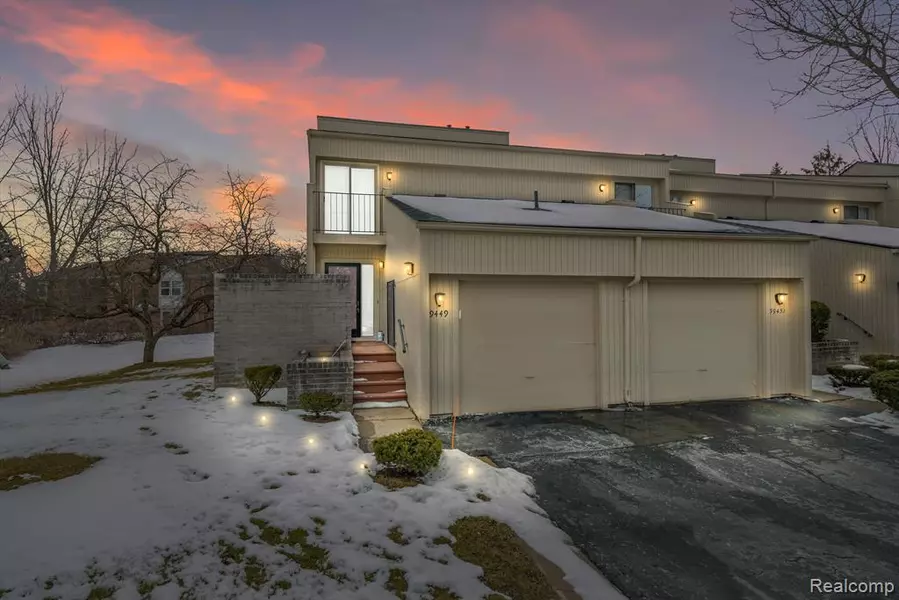 39449 COUNTRY Lane, Novi, MI 48375