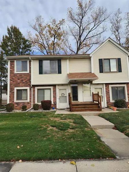 17443 UTICA OAKS Lane, Roseville, MI 48066