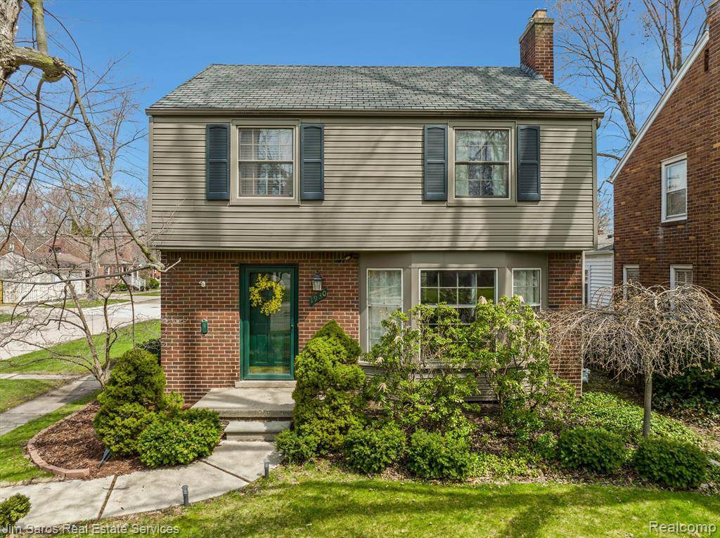 1930 KENMORE Drive, Grosse Pointe Woods, MI 48236