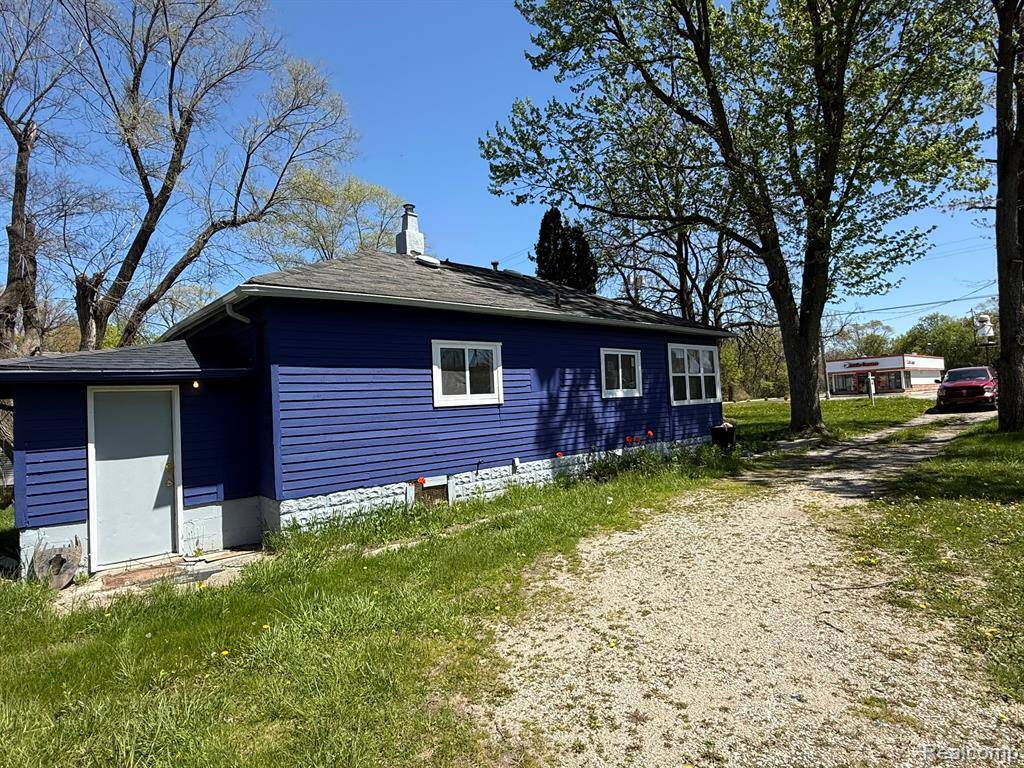 Burton, MI 48509,1192 S BELSAY Road