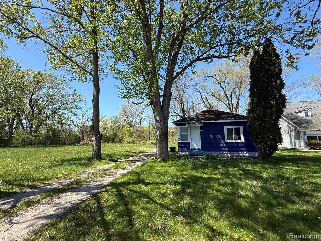 Burton, MI 48509,1192 S BELSAY Road
