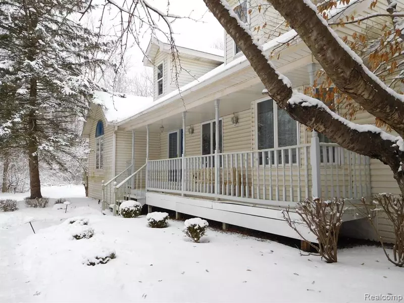 1590 W Leonard Road, Addison Twp, MI 48367