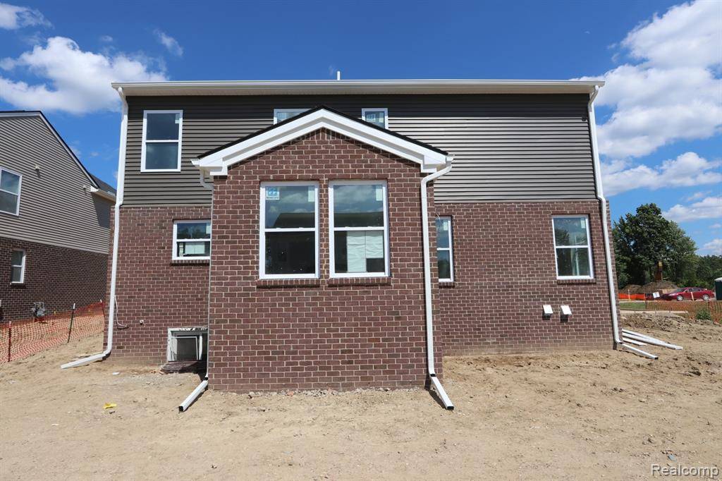 Van Buren Twp, MI 48111,14390 OLD OAK Trail