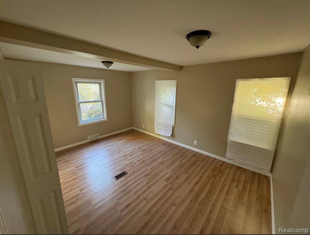 Farmington Hills, MI 48336,21408 COLLINGHAM Avenue