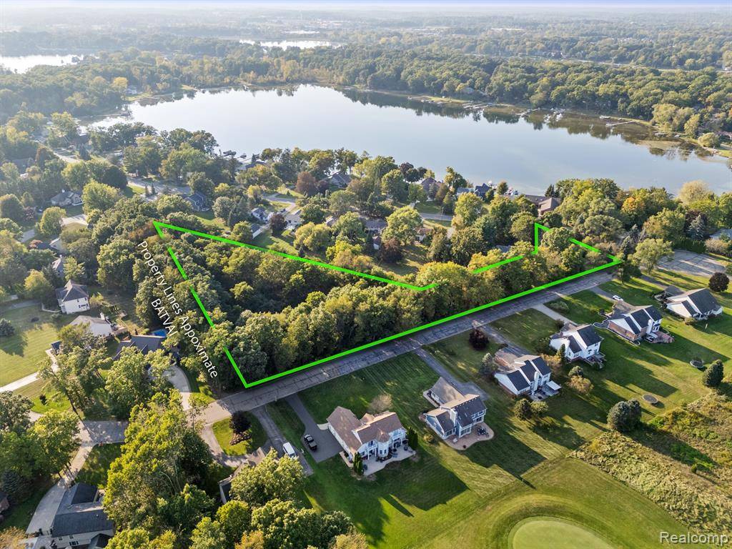 Lot A MAXFIELD Road, Hartland Twp, MI 48353