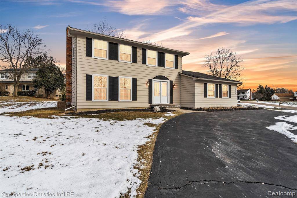 2554 PETERBORO, West Bloomfield Twp, MI 48323
