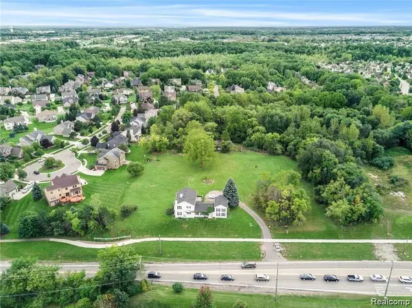41121 W 14 Mile Road, Novi, MI 48377