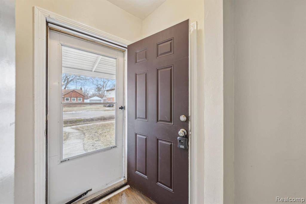 Redford Twp, MI 48240,20422 LENNANE
