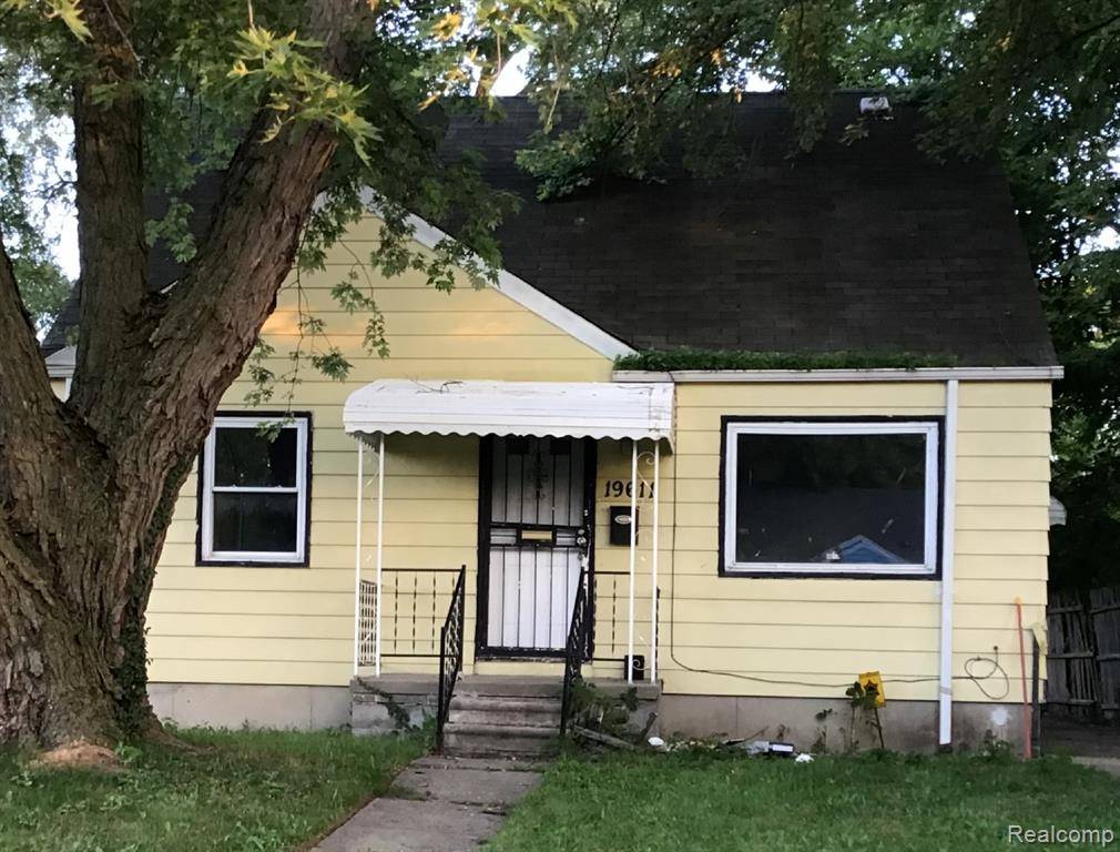 19611 W CHICAGO Street, Detroit, MI 48228