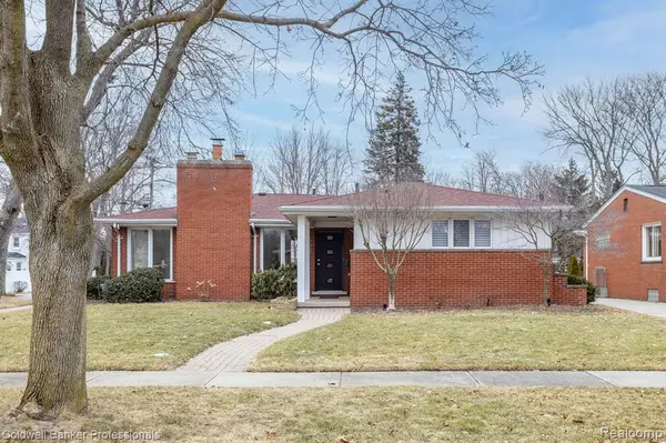 658 Anita Avenue,  Grosse Pointe Woods,  MI 48236