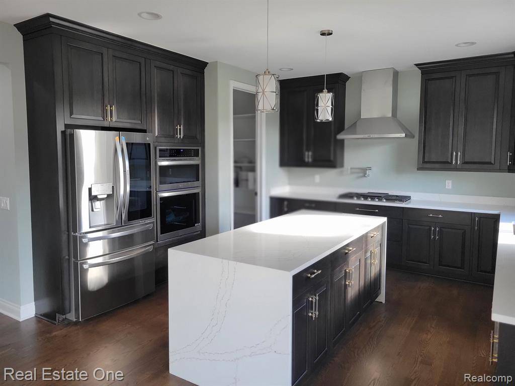 Troy, MI 48083,627 VANDERPOOL Drive